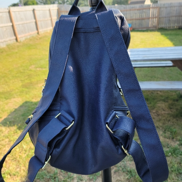 Steve Madden Backpack 🎊 Host Pick 🥳 - Picture 3 of 15